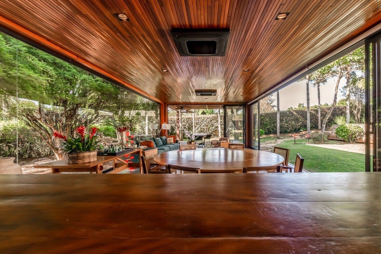 Casa térrea muito arejada, simplesmente impecável. Mobiliada com design, na Fazenda Boa Vista. - Foto 23