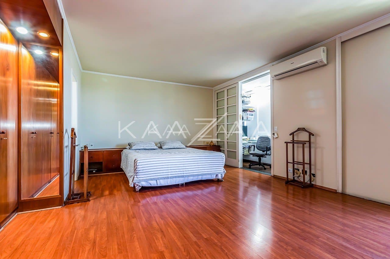Área gourmet, piscina, atelier, pomar, lago de carpas e vista panorâmica. Casa para comtemplar a vida, no Jardim Guedala. - Foto 34