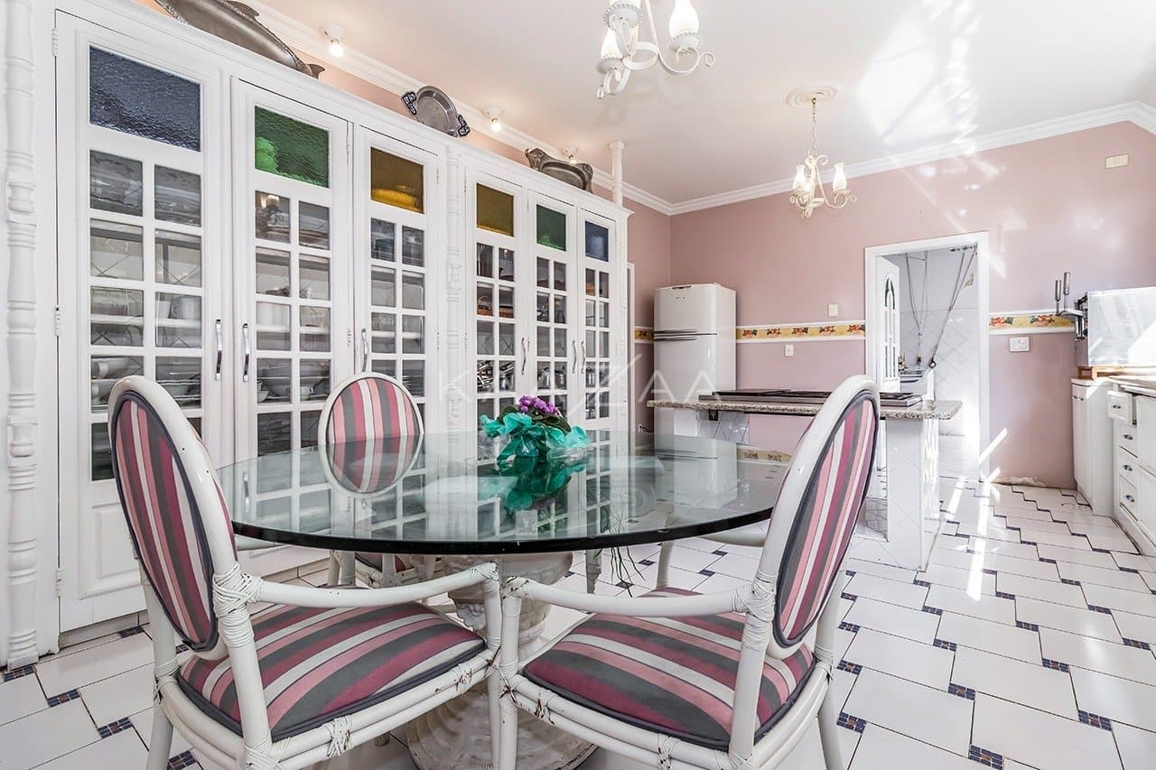 Deliciosa casa clássica, iluminada e ampla, no sossego da Cidade Jardim. - Foto 33