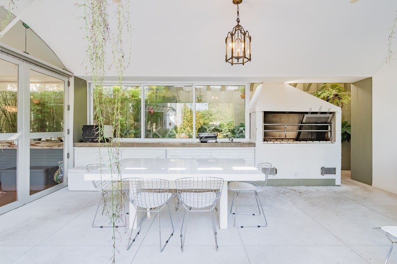 Casa espaçosa com 555 m² de bem-estar em Alto de Pinheiros, perfeita para receber. - Foto 7