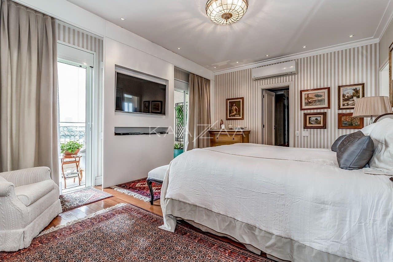 Ambientes suntuosos, planta ampla e vista panorâmica. Apartamento neoclássico no Jardim Guedala. - Foto 34
