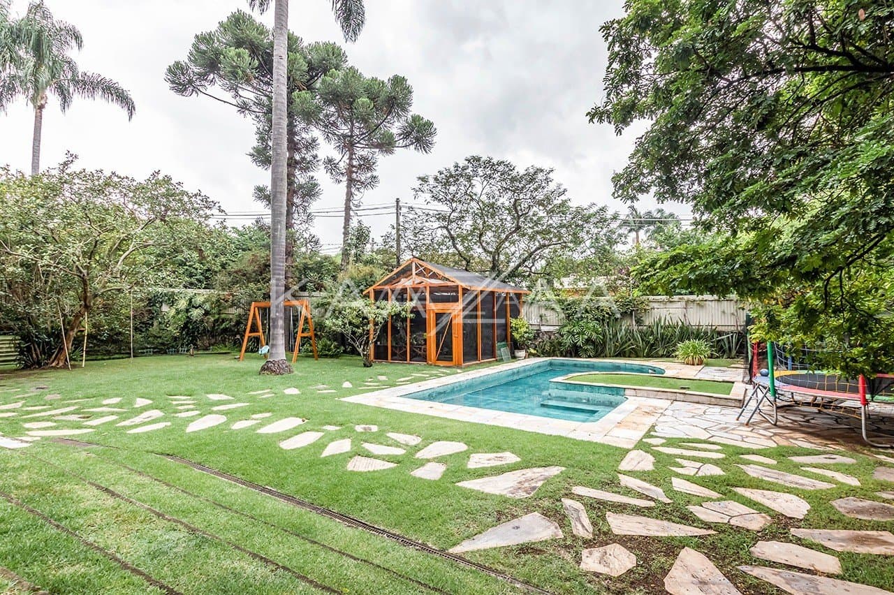 Um projeto autêntico, com espaços reformados e bem planejados. Casa triplex no Jardim Guedala. - Foto 4