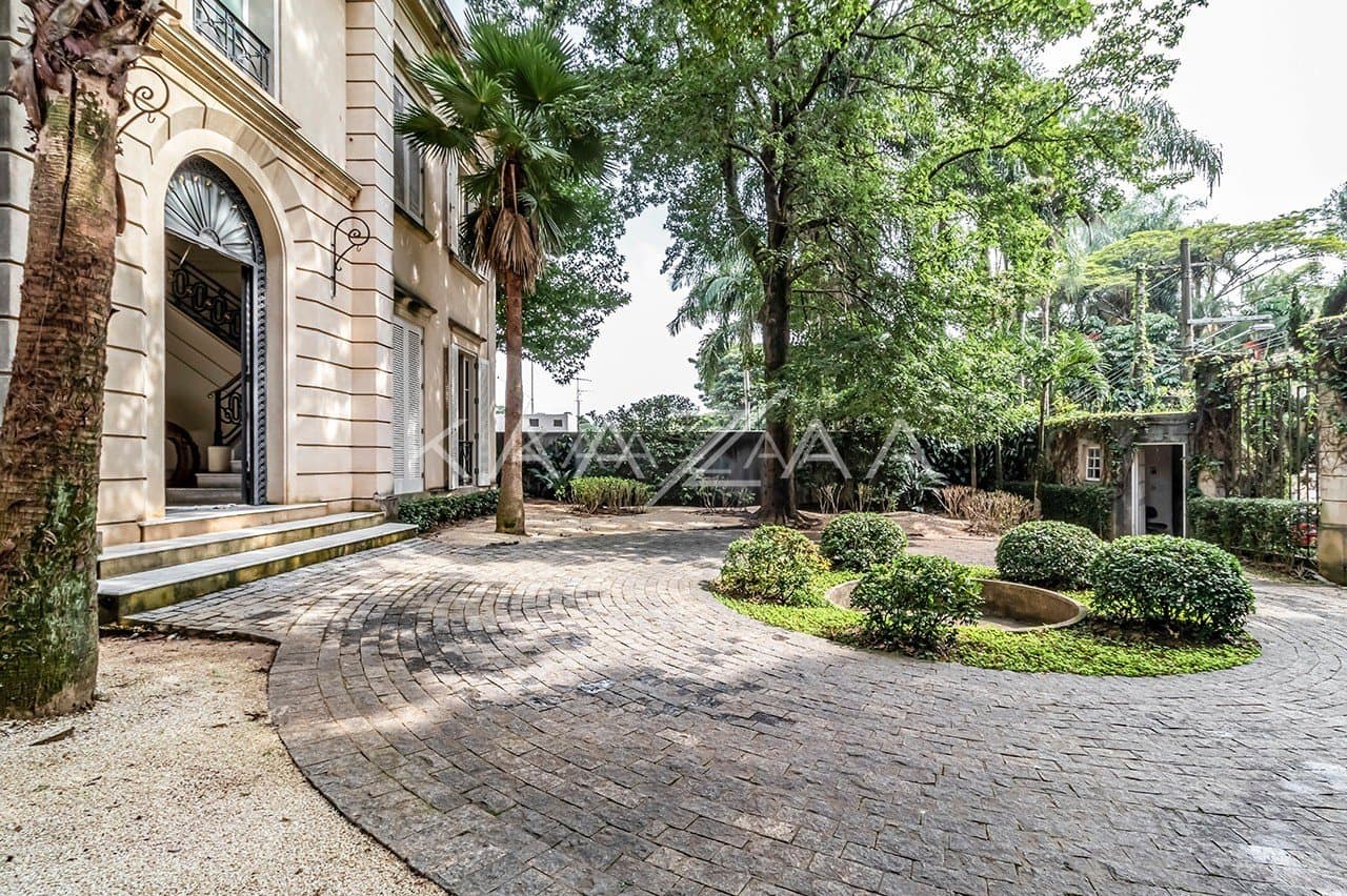 Casa exuberante com jardim e vista verde infinita. Em rua sossegada no Real Parque. - Foto 41