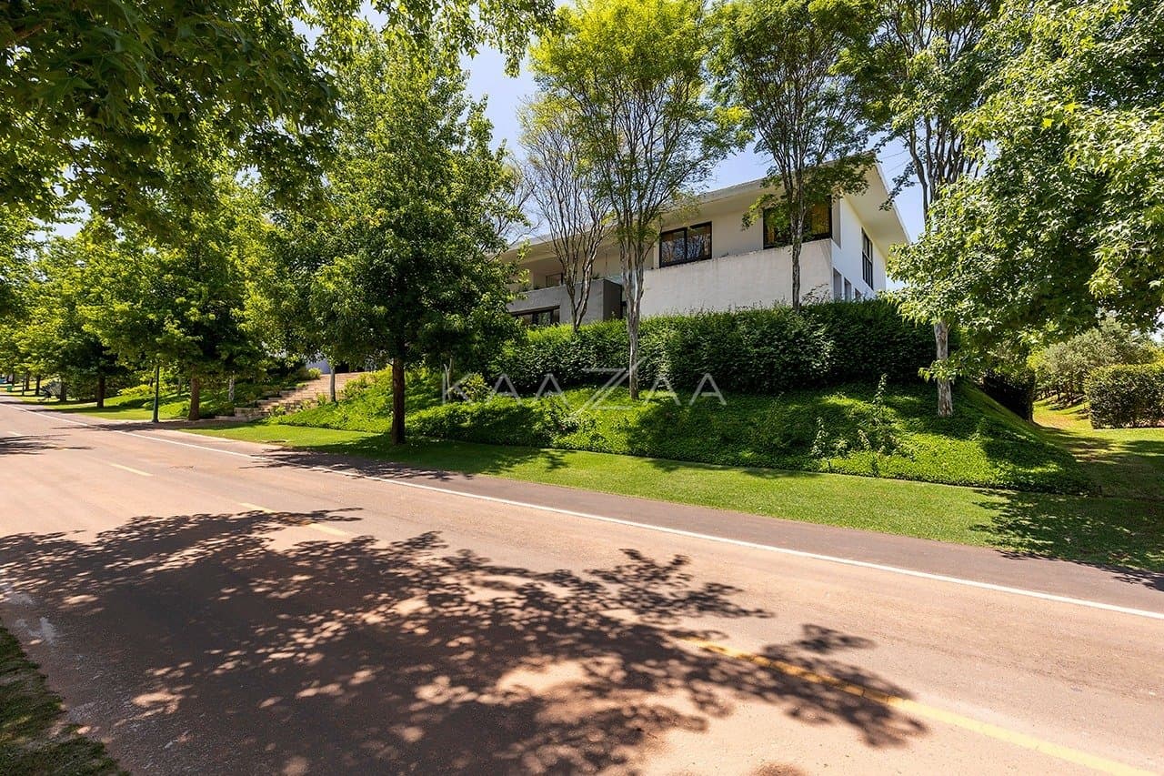 Projeto moderno, arrojado e com muita qualidade nos materiais. Casa na Quinta da Baroneza. - Foto 141