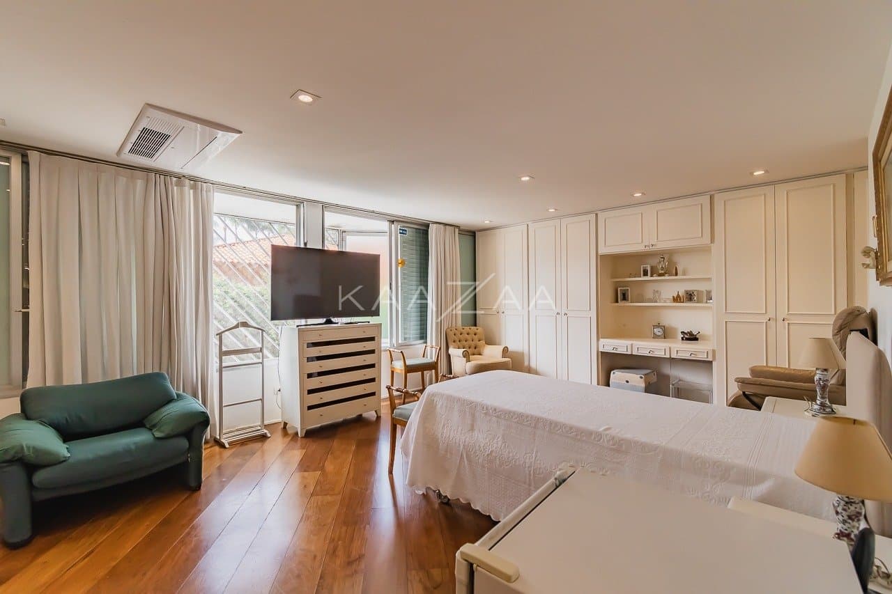Casa espaçosa com 555 m² de bem-estar em Alto de Pinheiros, perfeita para receber. - Foto 44