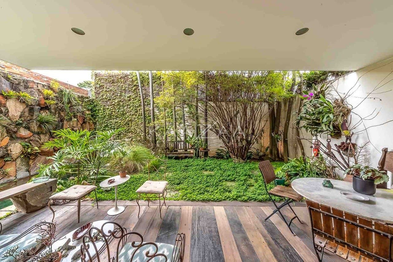 Casa apaixonante, que aproveita materiais naturais em seu projeto de ponta no Jardim Paulistano. - Foto 14