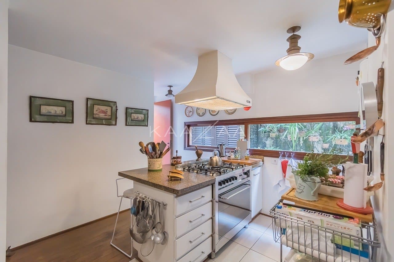 Viver em tranquilidade sem sair de São Paulo. Casa com ares de campo, em Cidade Jardim. - Foto 39