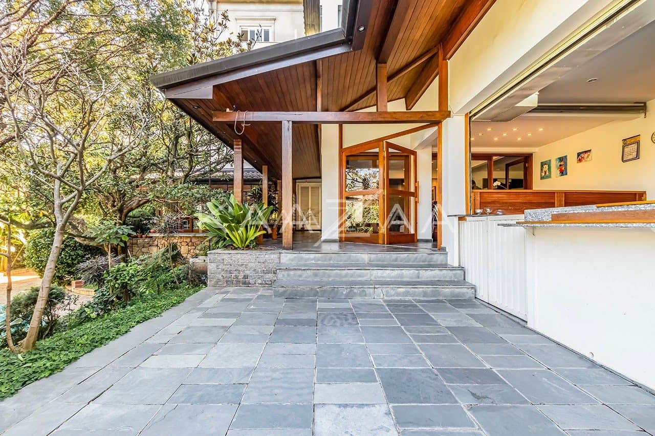 Área gourmet, piscina, atelier, pomar, lago de carpas e vista panorâmica. Casa para comtemplar a vida, no Jardim Guedala. - Foto 2
