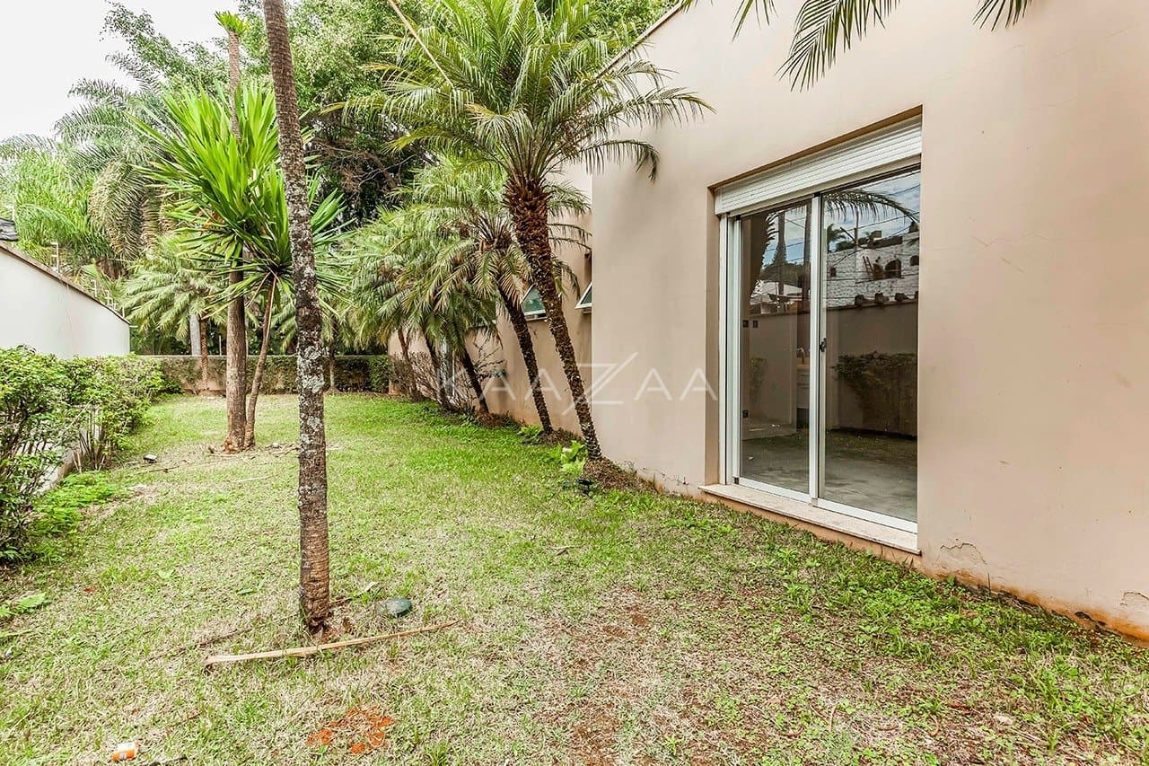 Vista verde, arquitetura moderna e janelões. Casa no Jardim Guelada! - Foto 19