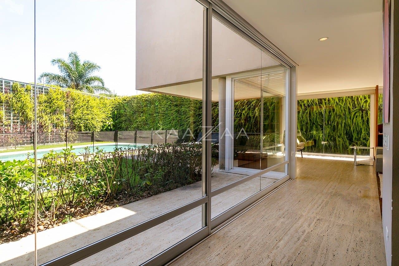 Casa com clima incrível, ótimo espaço de lazer e jardim ensolarado, no bairro Boaçava. - Foto 17