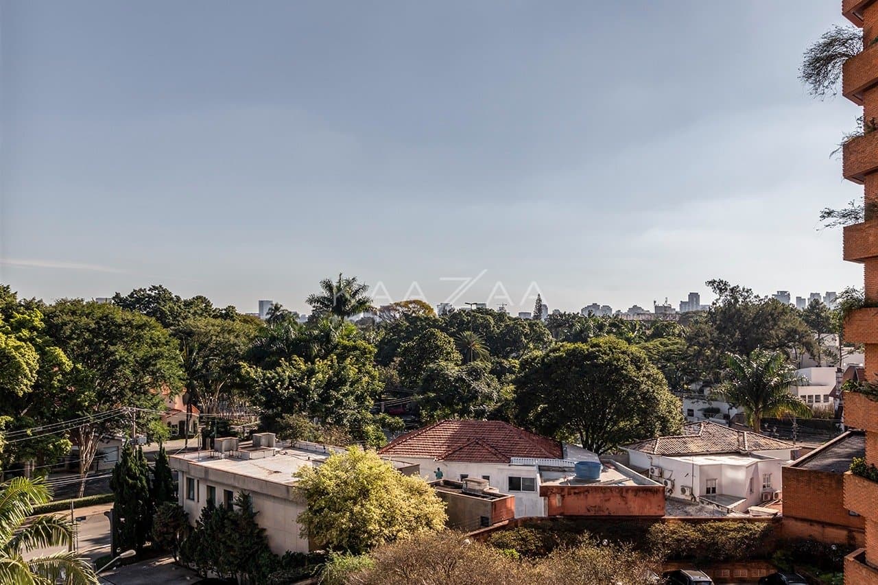Apartamento completo no Jardins: varandas, vista verde e amplitude. - Foto 6