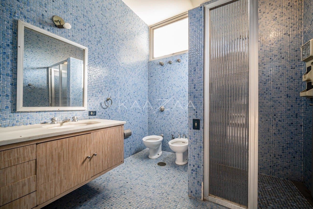 Excelente casa modernista, com lindo jardim em um amplo terreno no Jardim Europa. - Foto 43