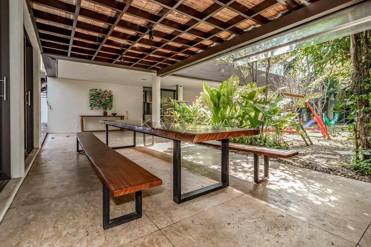 Localização cobiçada e arquitetura contemporânea. Casa extraordinária no Jardim Europa. - Foto 19
