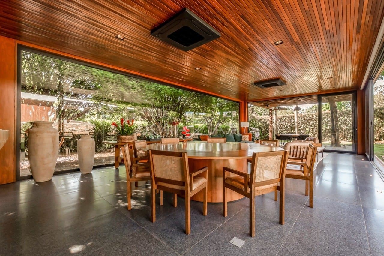 Casa térrea muito arejada, simplesmente impecável. Mobiliada com design, na Fazenda Boa Vista. - Foto 20