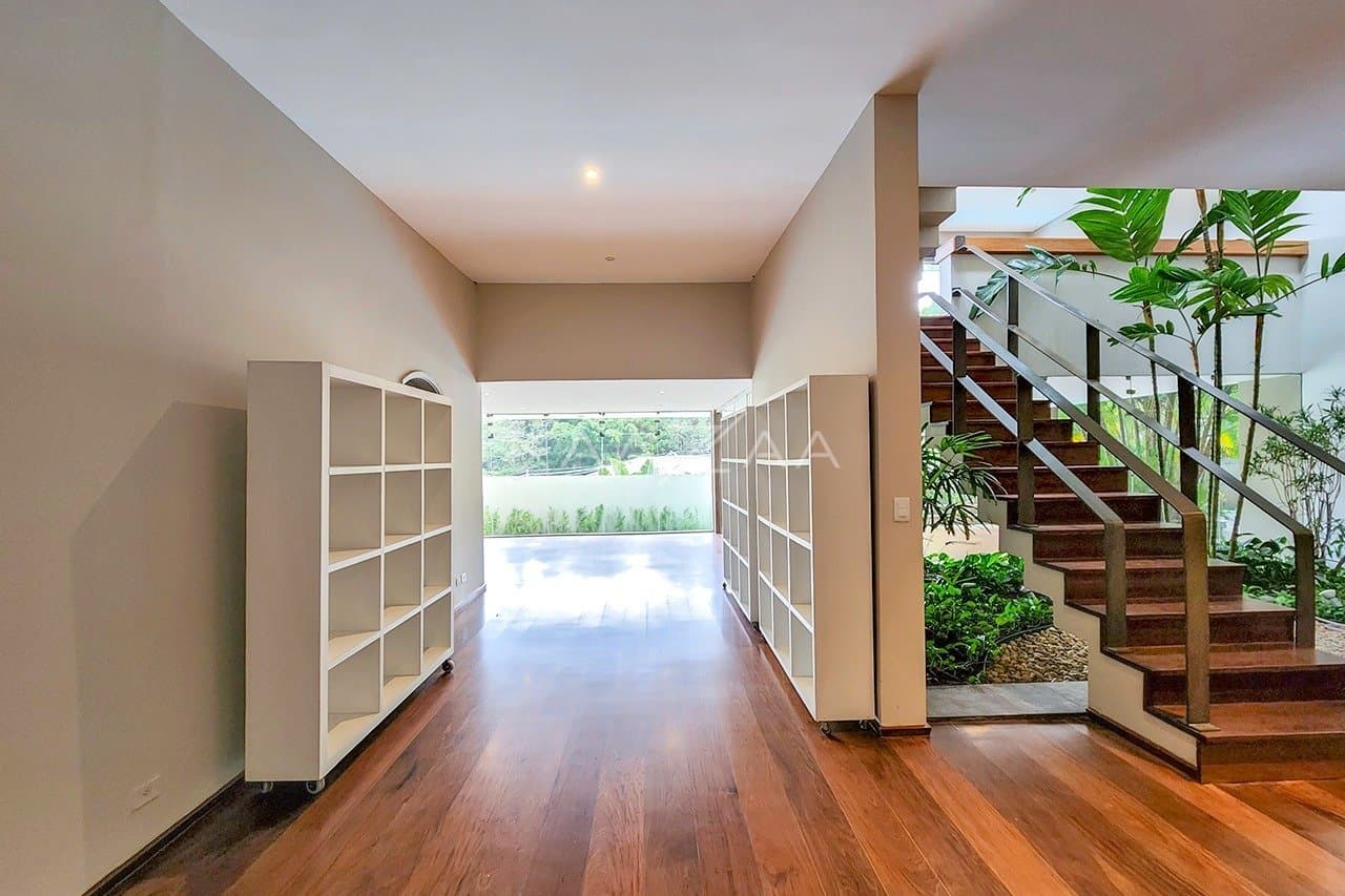 Para viver com tranquilidade e segurança: casa super aprazível em rua fechada no Real Parque. - Foto 12