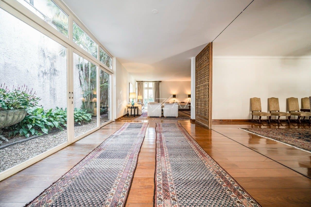 Excelente casa modernista, com lindo jardim em um amplo terreno no Jardim Europa. - Foto 15
