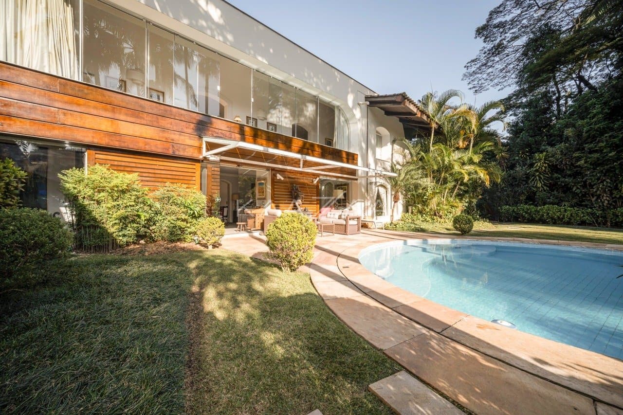 Terreno amplo, arquitetura diferenciada e localização estratégica. Casa em Cidade Jardim. - Foto 3