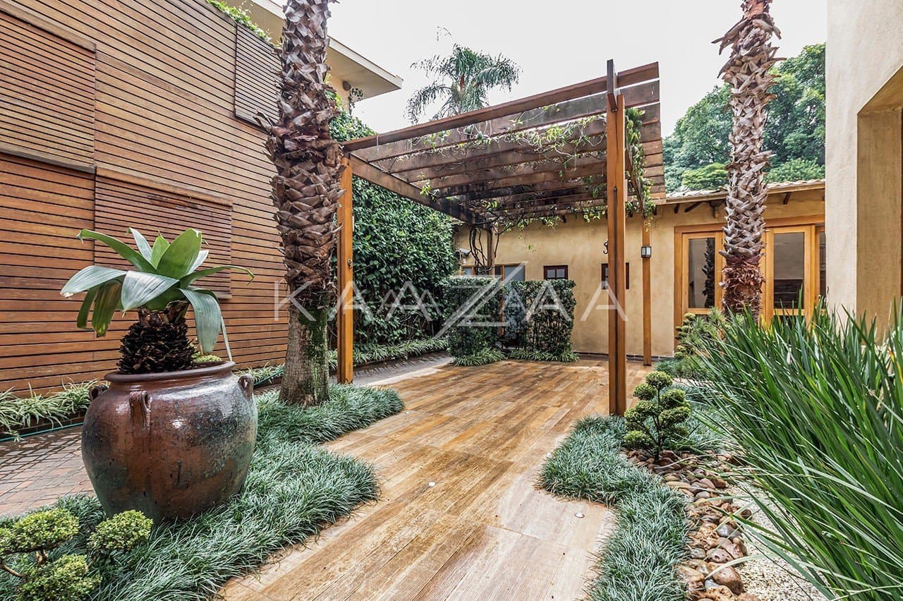 Belíssima casa reformada no Jardim Paulistano. Em ótima localização, a poucos metros da Faria Lima. - Foto 2