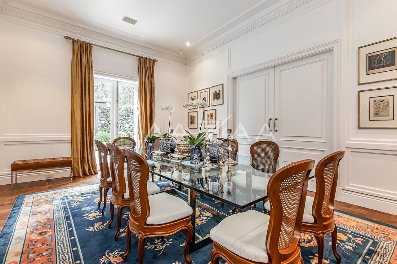 A estética clássica e impecável faz desta casa um lar exuberante. Na melhor localização da Cidade Jardim. - Foto 17