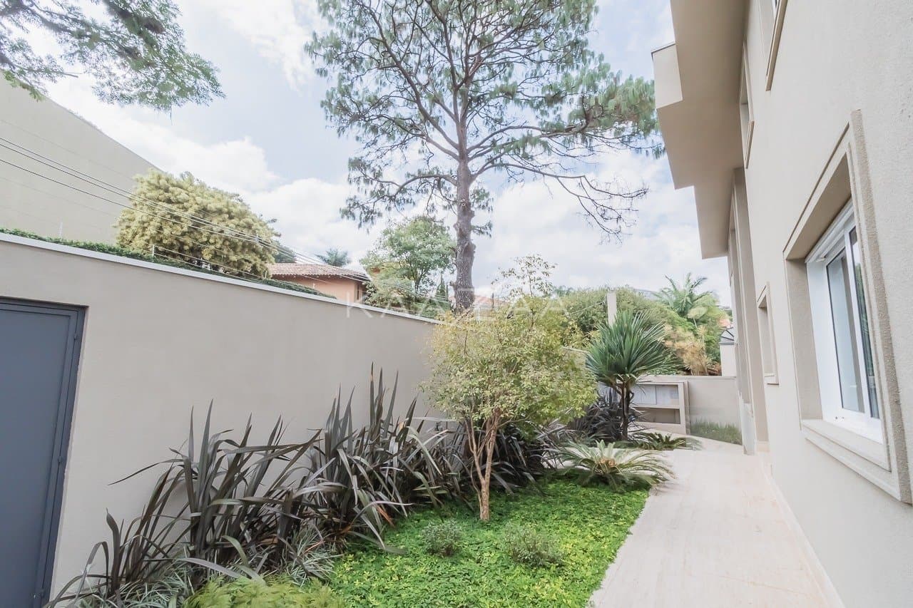 Clima tropical e vista aberta para o bairro. Casa incrível no Jardim Guedala. - Foto 77