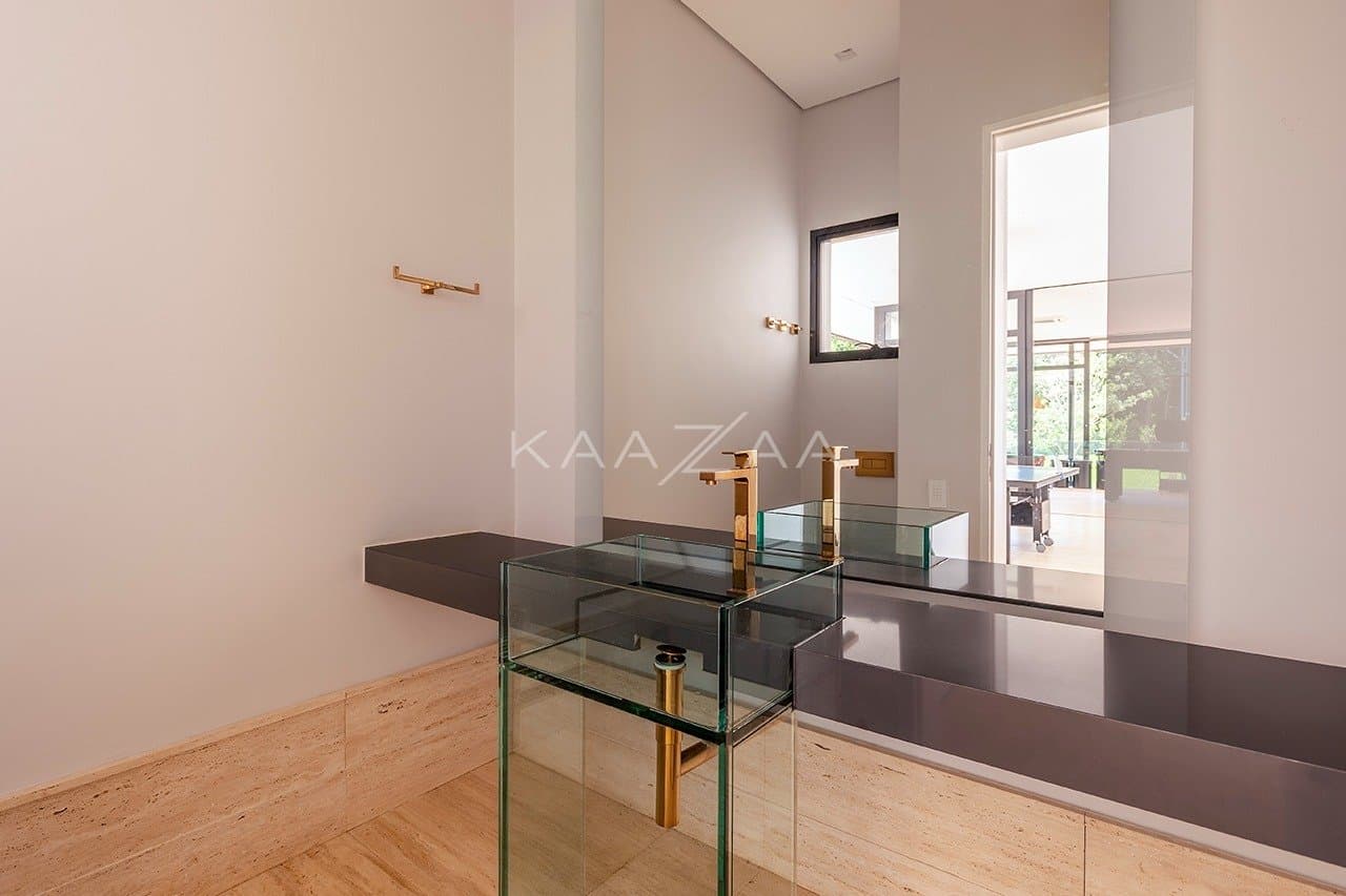 Projeto moderno, arrojado e com muita qualidade nos materiais. Casa na Quinta da Baroneza. - Foto 49