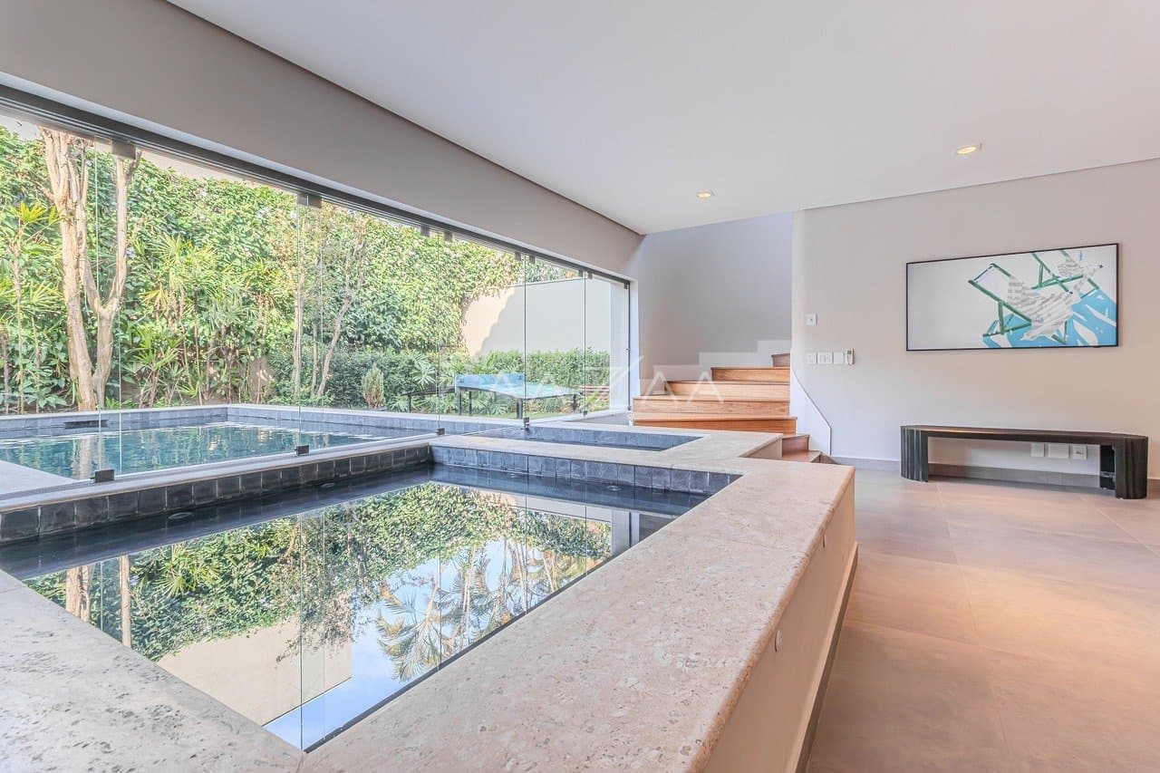 Casa completa em lazer, amplitude e privacidade, com 5 suítes. Em ótima localização na Cidade Jardim. - Foto 18
