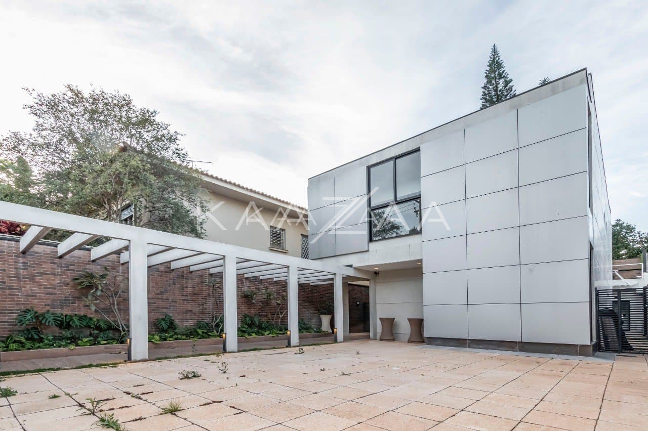 Pronta para entrar e morar, essa casa nova e sossegada fica em rua tranquila no Jardim Paulistano. - Foto 23