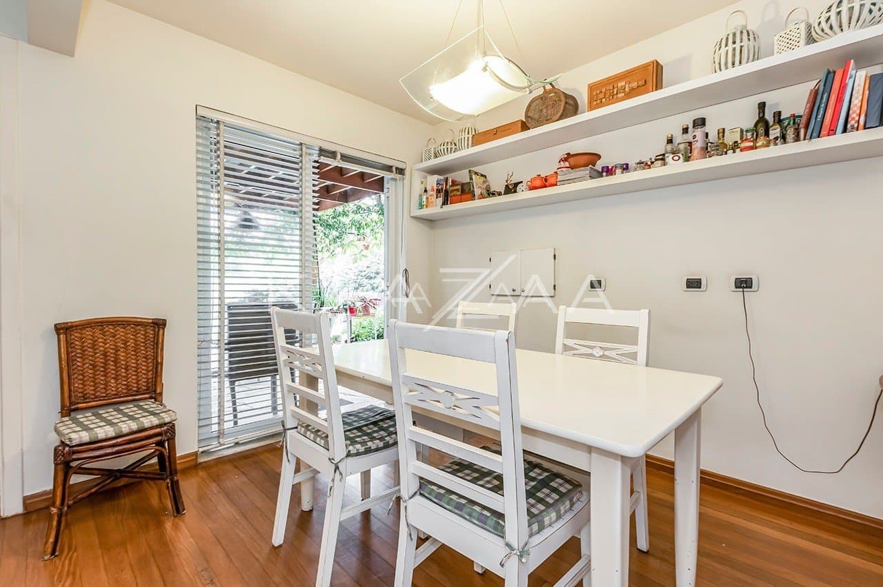 Um projeto autêntico, com espaços reformados e bem planejados. Casa triplex no Jardim Guedala. - Foto 39