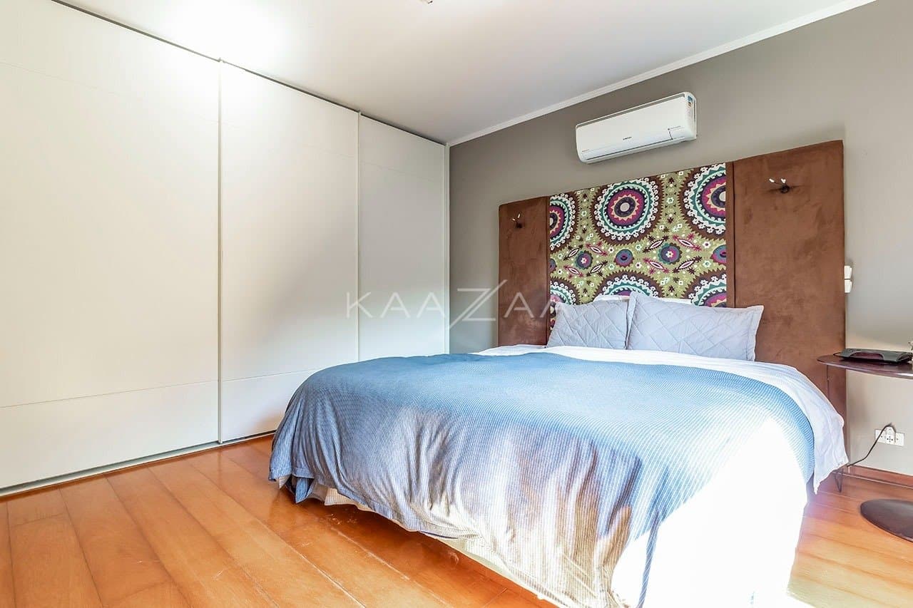 Casa pensada com bom gosto, materiais de primeira e muita brecha para o sossego. Em Alto de Pinheiros. - Foto 20