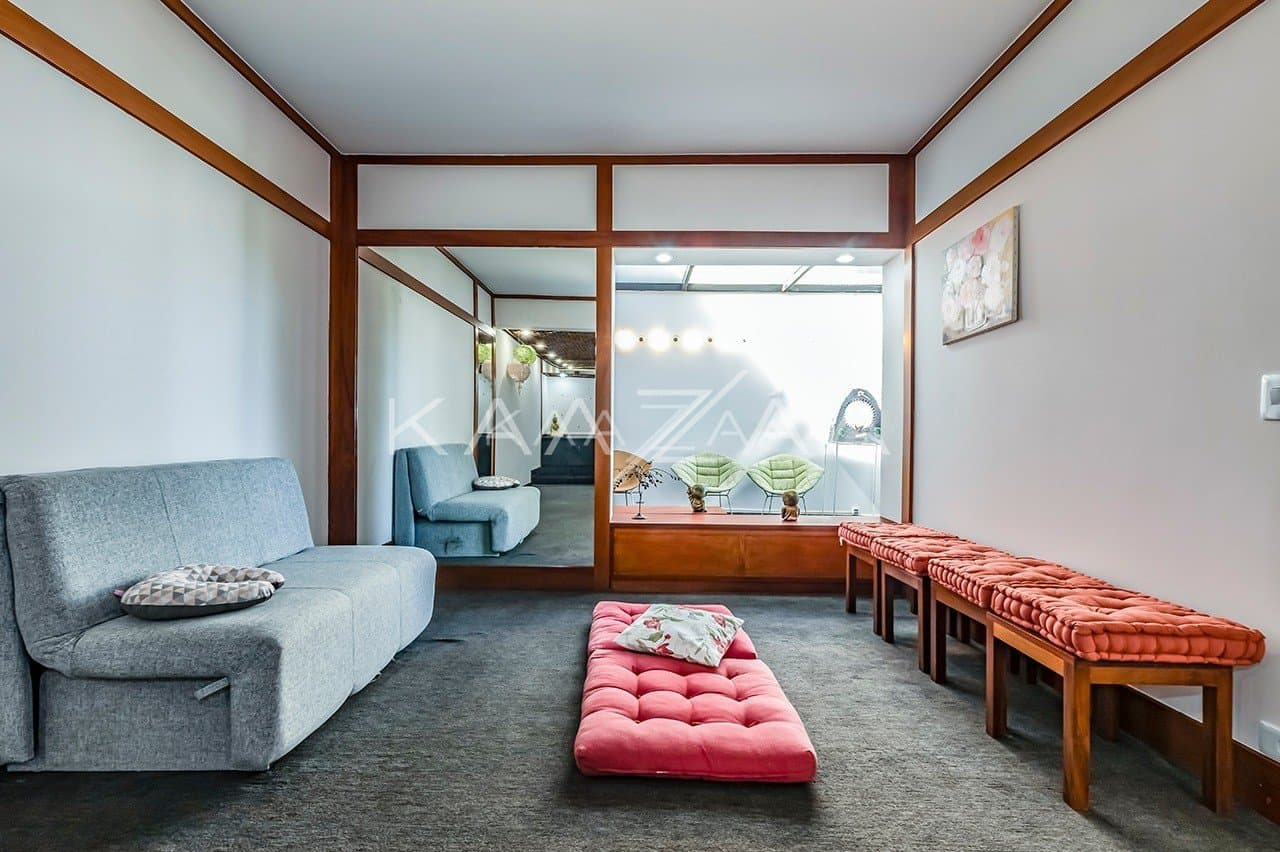 Área gourmet, piscina, atelier, pomar, lago de carpas e vista panorâmica. Casa para comtemplar a vida, no Jardim Guedala. - Foto 20