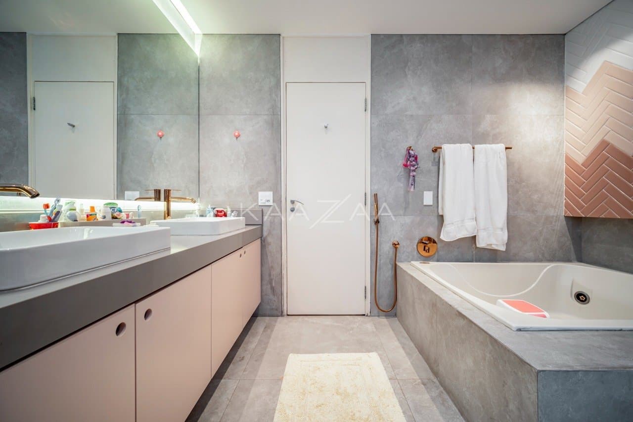 Conforto e amplitude no Itaim Bibi. Apartamento lindíssimo com vista para a copa das árvores. - Foto 20