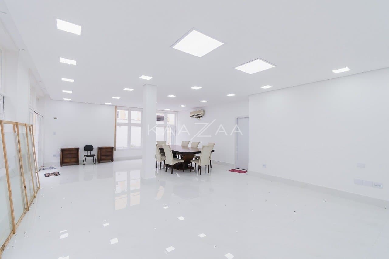Ambientes leves e espaçosos, nesta casa de 480m² com 4 suítes no Jardim Paulista. - Foto 7