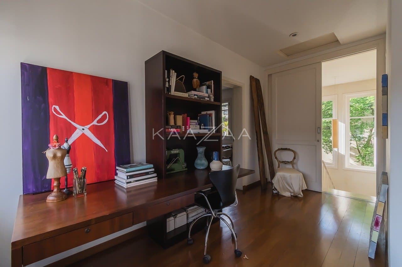 Casa muito ampla e ensolarada, em condominio de rua fechada com muita segurança na Cidade Jardim. - Foto 63