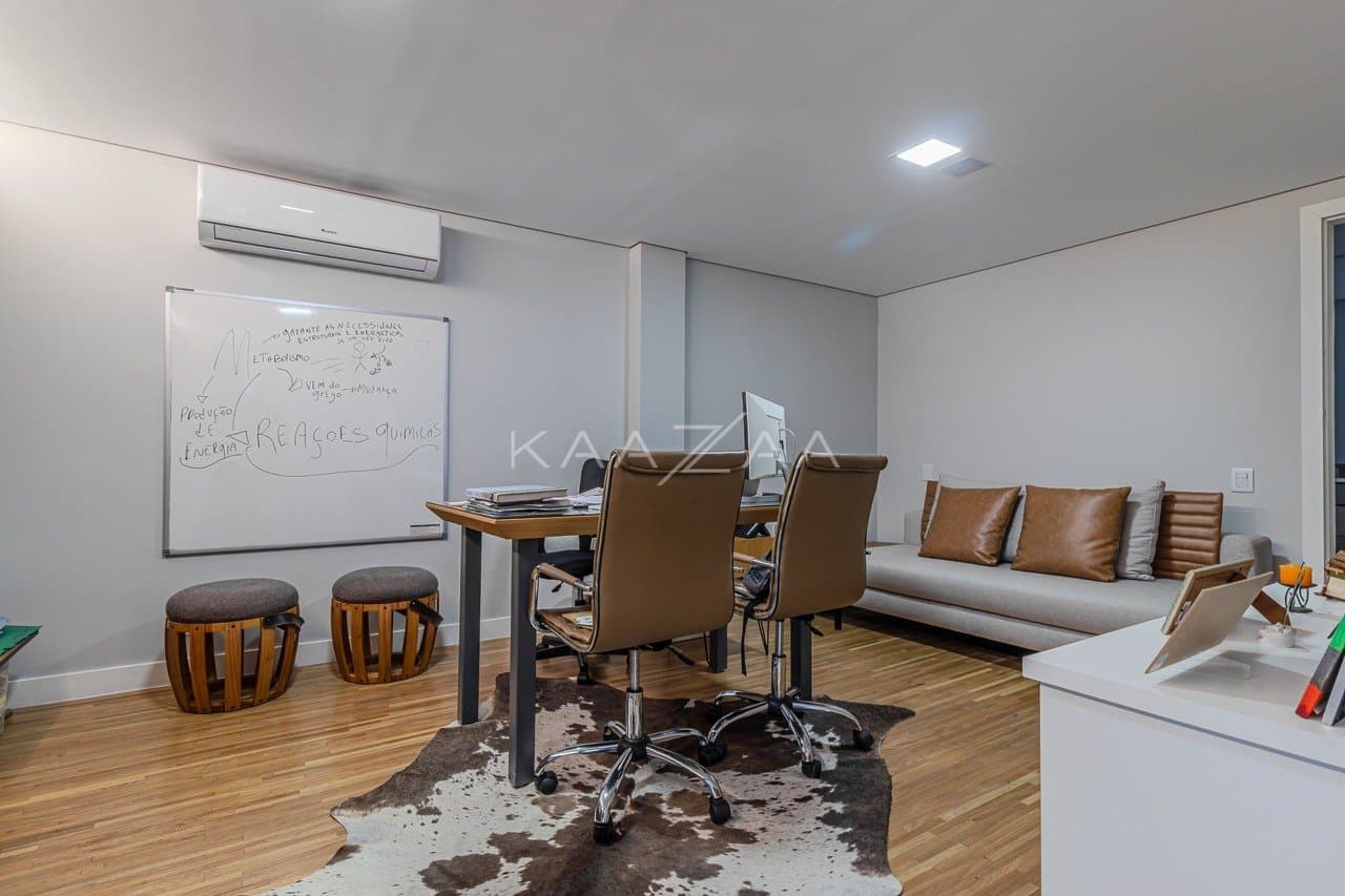 Casa completa em lazer, amplitude e privacidade, com 5 suítes. Em ótima localização na Cidade Jardim. - Foto 91