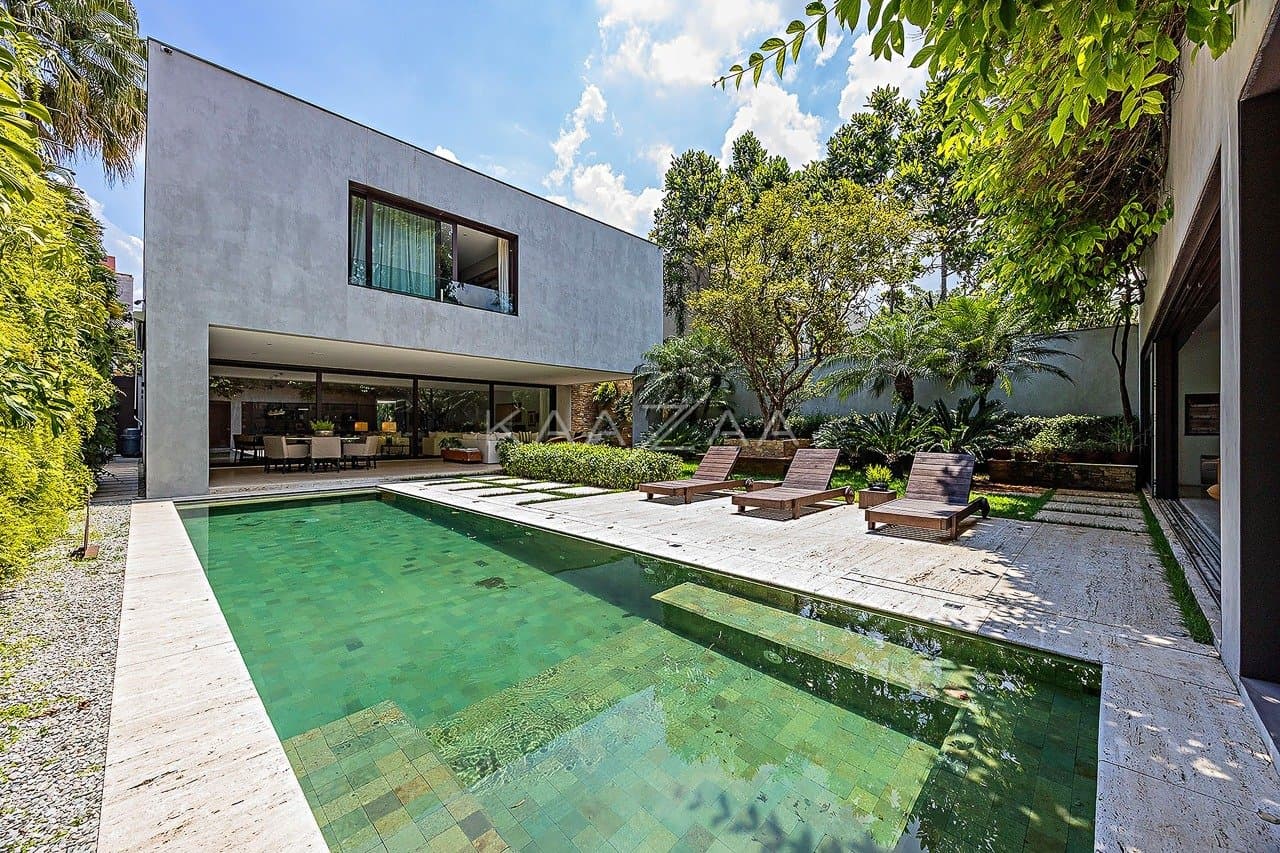 Arquitetura e paisagismo irretocáveis: casa no Jardim Paulistano. - Foto 12
