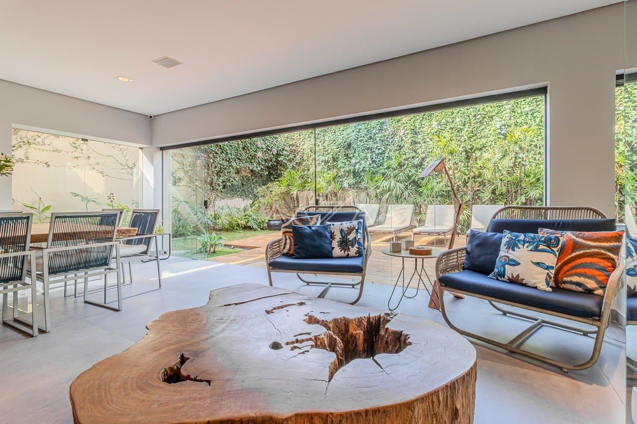 Casa completa em lazer, amplitude e privacidade, com 5 suítes. Em ótima localização na Cidade Jardim. - Foto 16