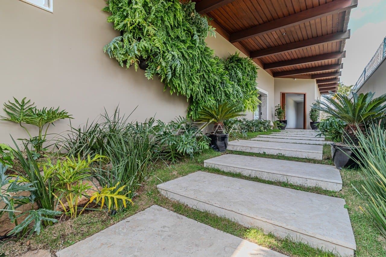 Casa completa em lazer, amplitude e privacidade, com 5 suítes. Em ótima localização na Cidade Jardim. - Foto 97