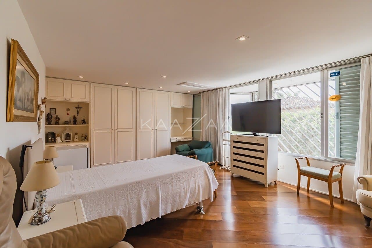 Casa espaçosa com 555 m² de bem-estar em Alto de Pinheiros, perfeita para receber. - Foto 42