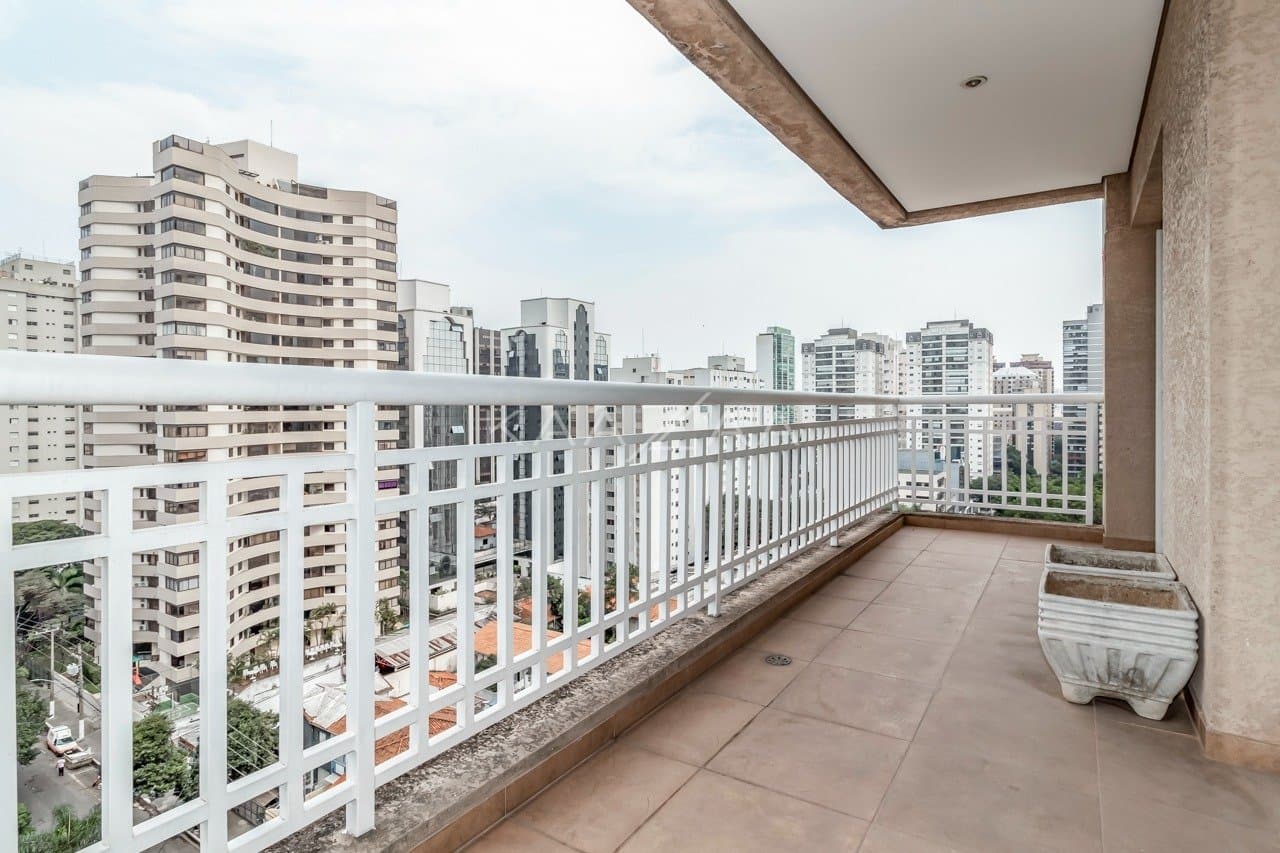 Reformada para te receber. Cobertura duplex com vista livre em Moema. - Foto 7