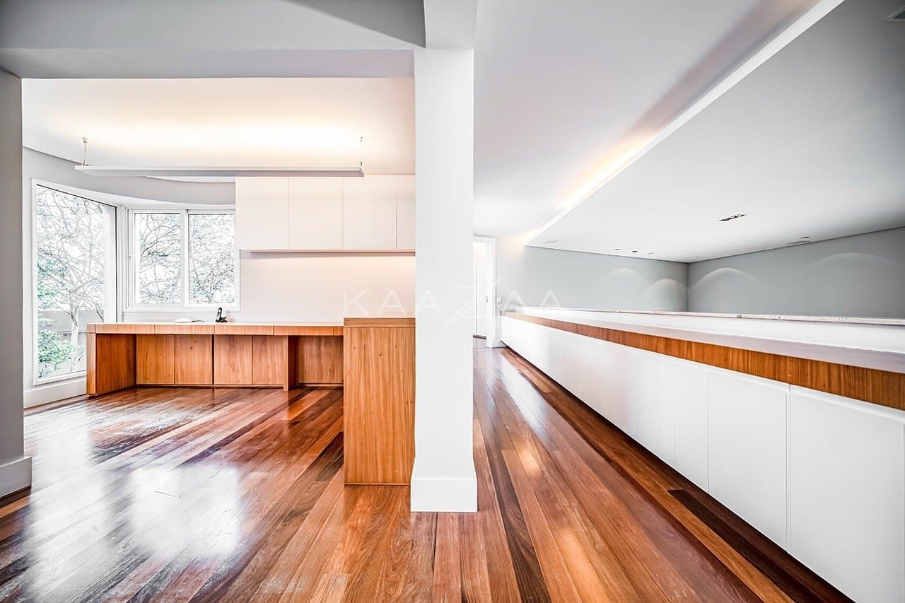 Que tal viver rodeado de muito verde em plena cidade grande? Esta casa no Jardim Lusitânia pode te proporcionar isso. - Foto 34