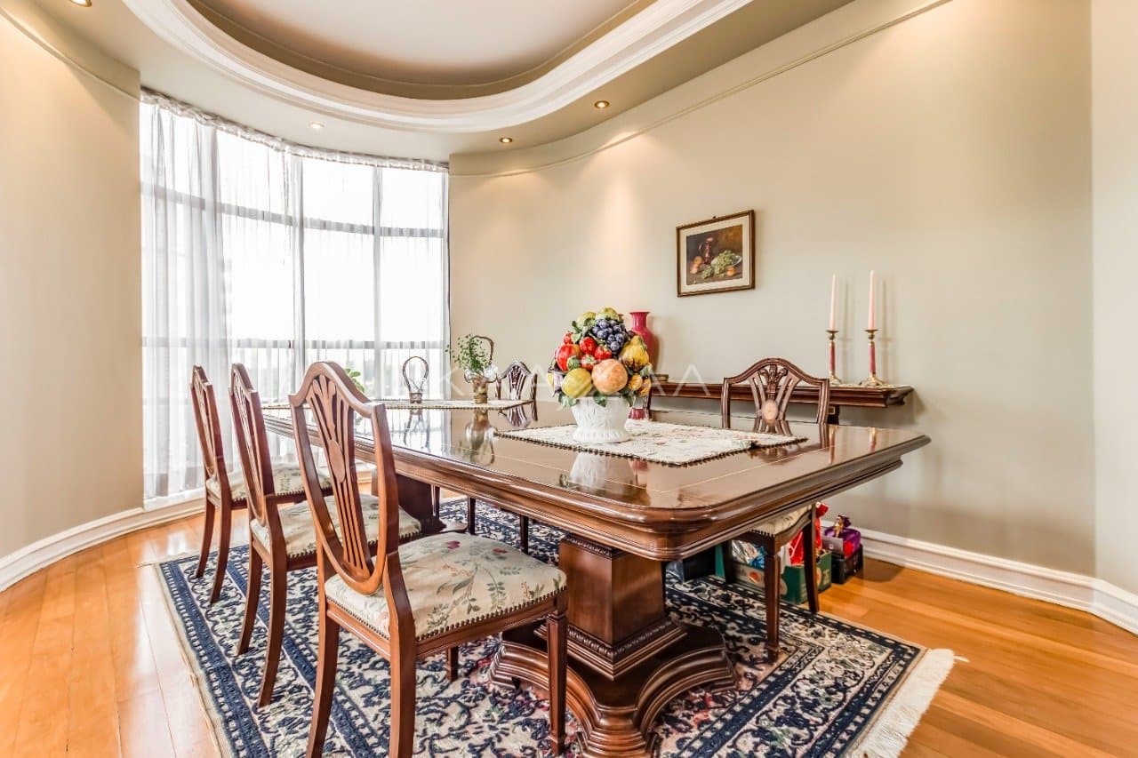 Para se viver envolvido por uma arquitetura elegante e detalhes clássicos, nesta Cobertura Duplex em Moema. - Foto 7