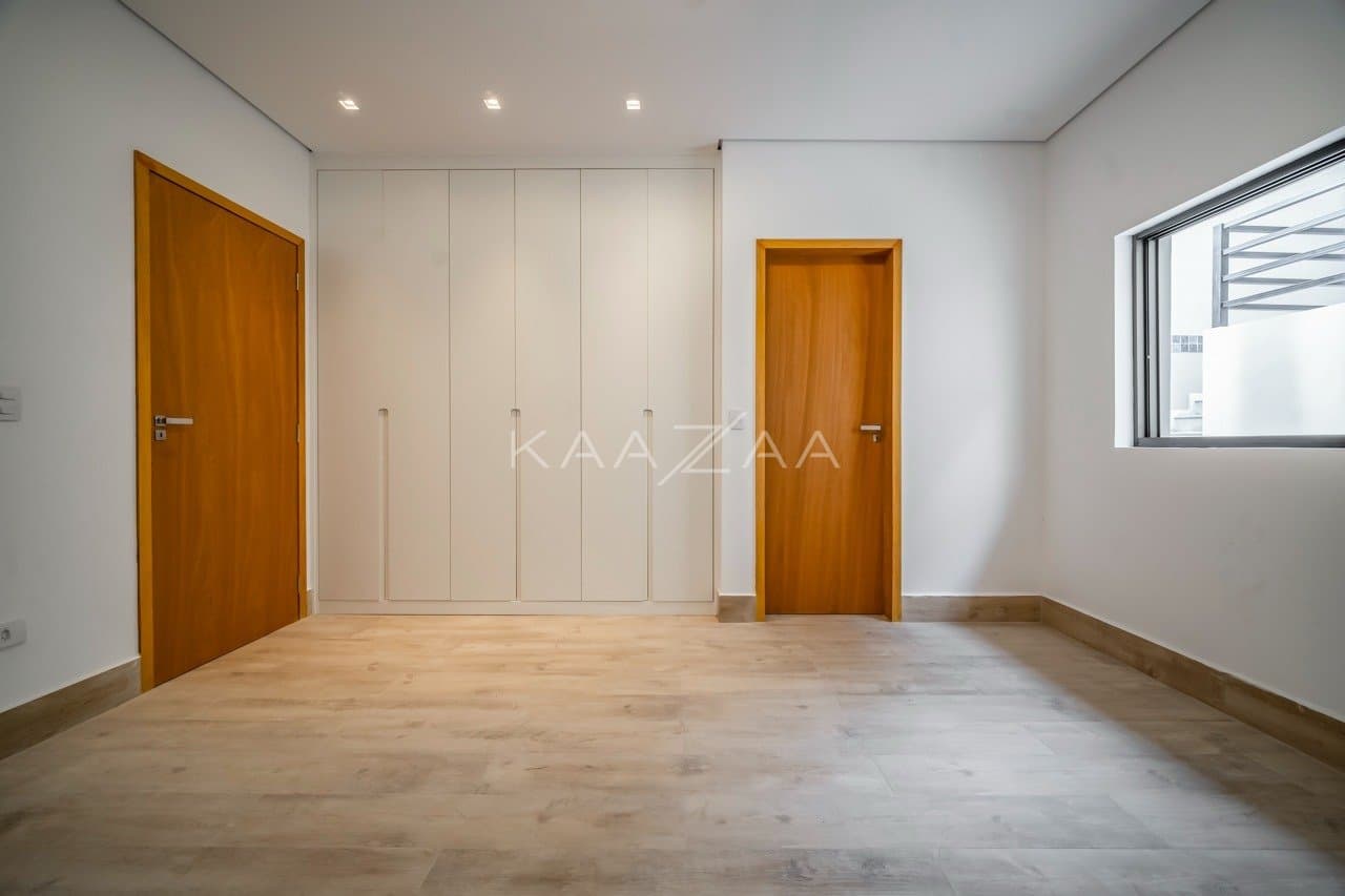 Venha conhecer essa casa e transforme-a no seu refúgio de tranquilidade no Jardim Guedala. - Foto 49