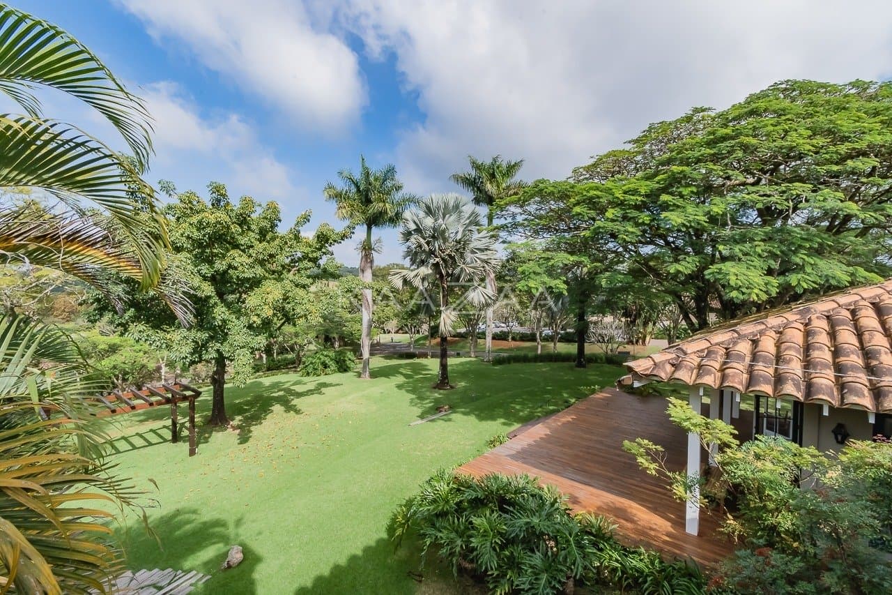 Linda paisagem e ares coloniais são o charme desta casa no condomínio Quinta da Baroneza. - Foto 103