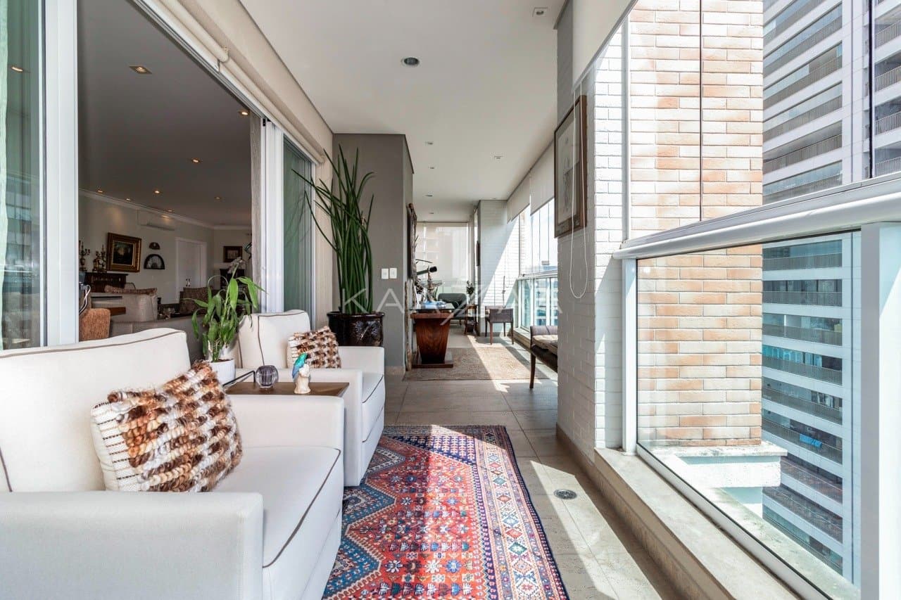 Rodeado de elegância, este apartamento em Moema tem localização cobiçada ao lado do Parque Ibirapuera. - Foto 23
