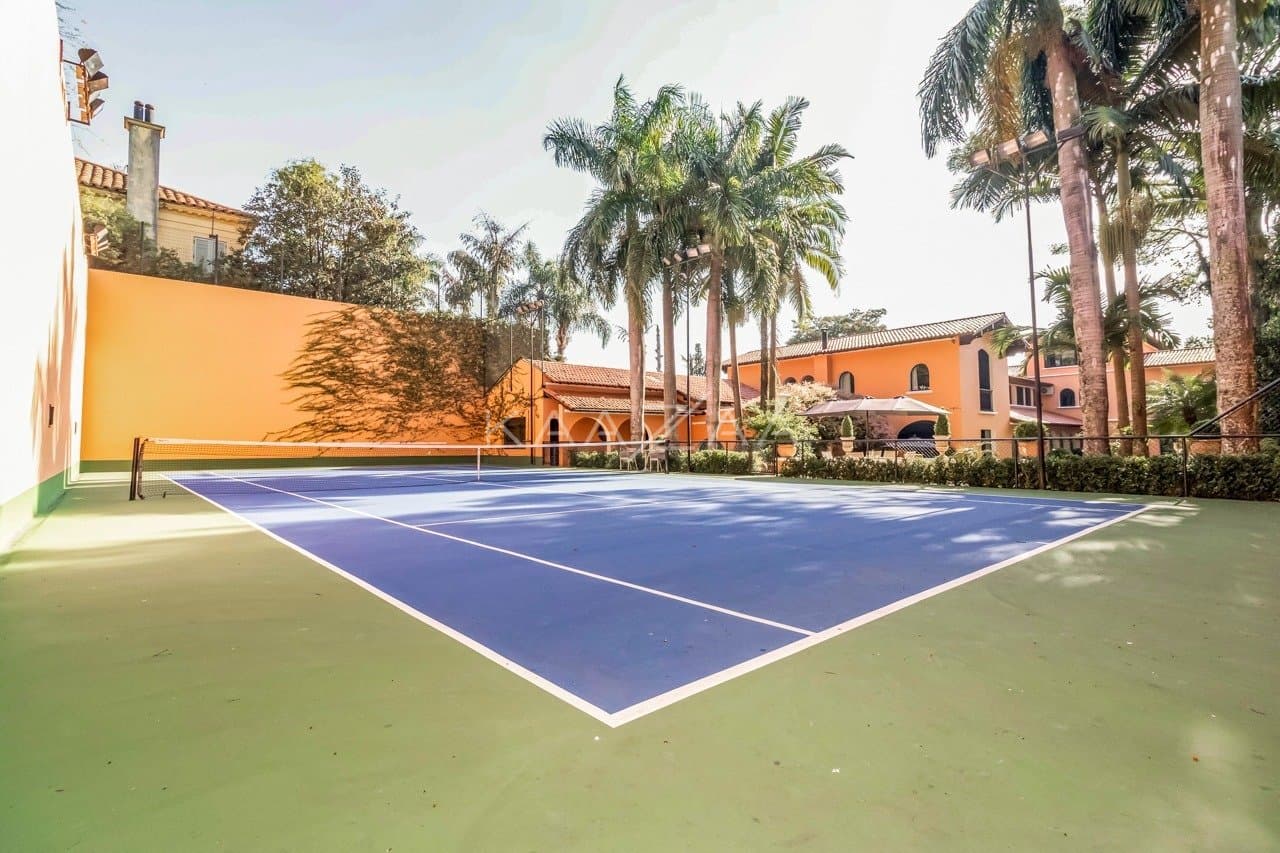 Casa deliciosa com lindo jardim e 4 suítes. Reformada, no Jardim Guedala. - Foto 9
