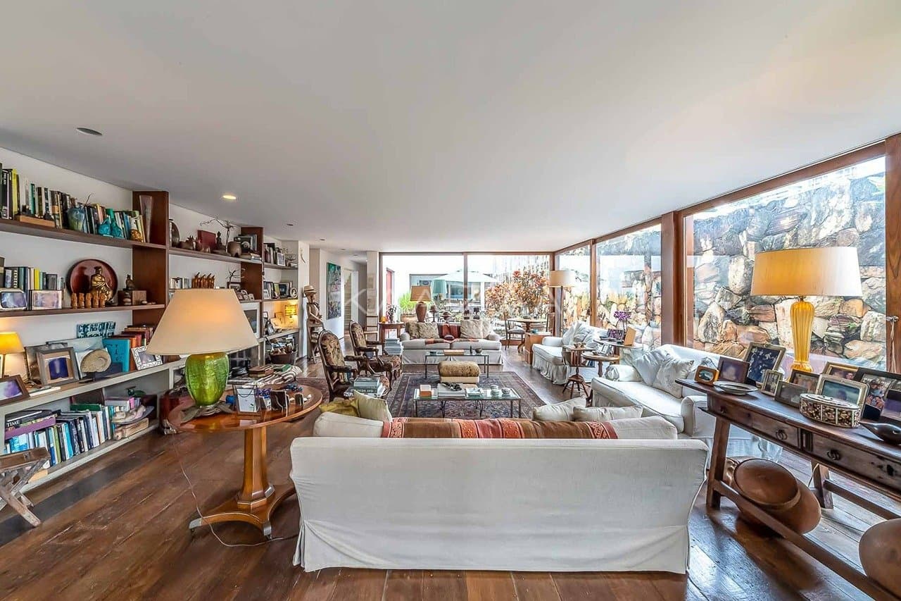 Casa apaixonante, que aproveita materiais naturais em seu projeto de ponta no Jardim Paulistano. - Foto 12