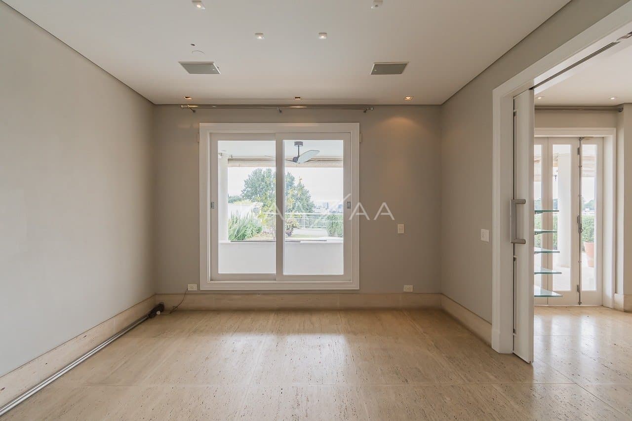 Espaços super amplos, muitos verdes e uma vista divina. Casa no estilo europeu, na Cidade Jardim. - Foto 11