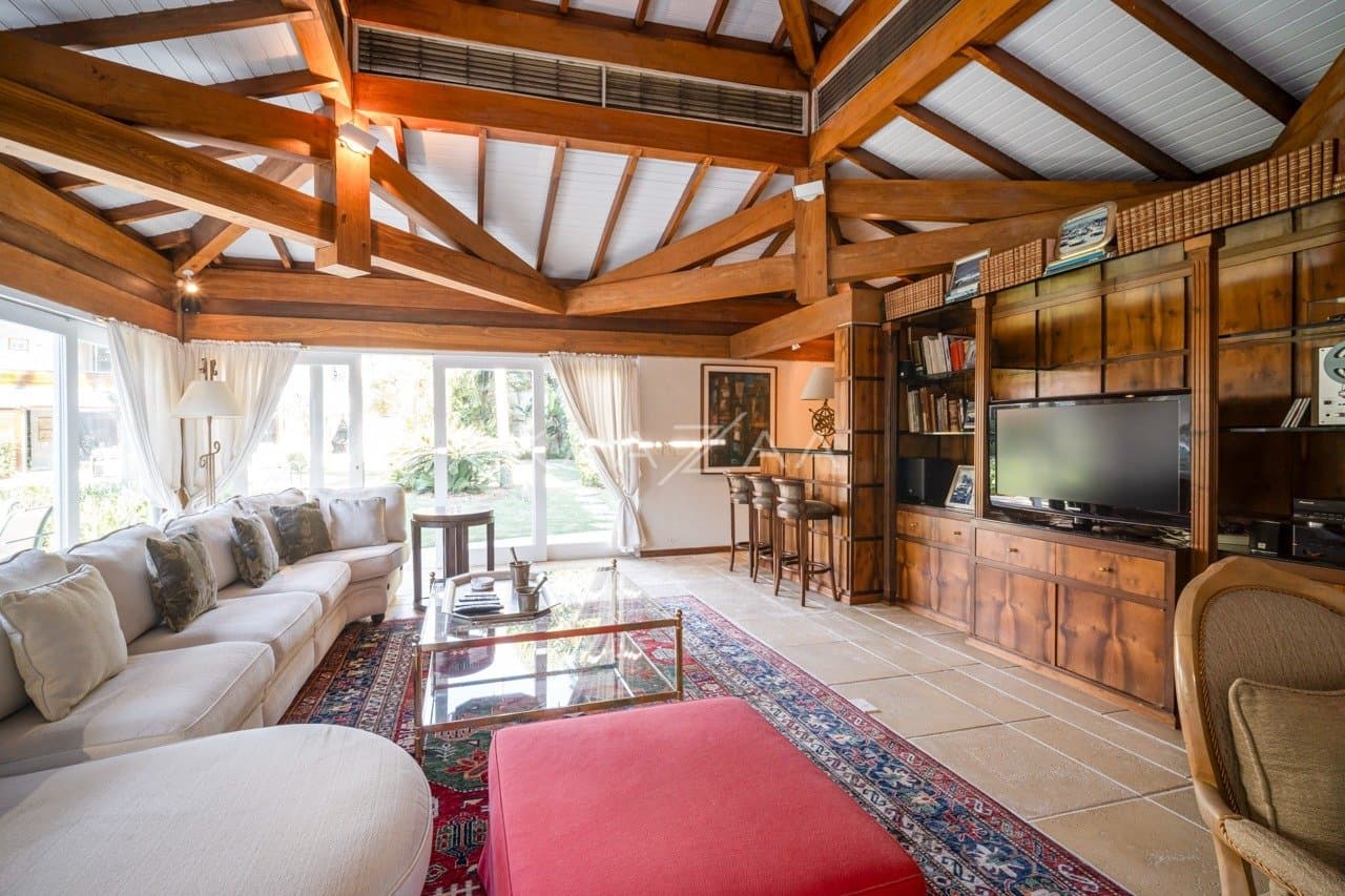 Terreno amplo, arquitetura diferenciada e localização estratégica. Casa em Cidade Jardim. - Foto 10