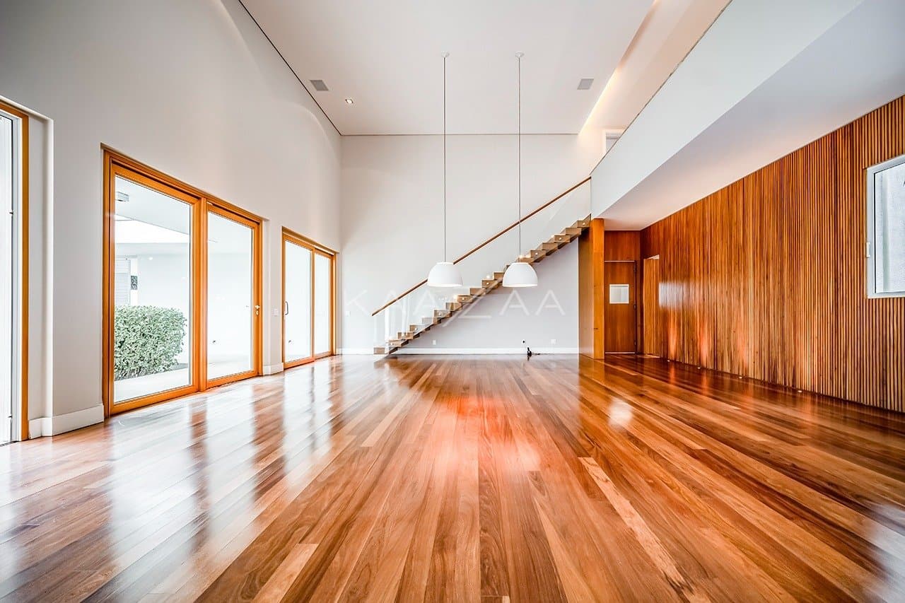 Que tal viver rodeado de muito verde em plena cidade grande? Esta casa no Jardim Lusitânia pode te proporcionar isso. - Foto 12