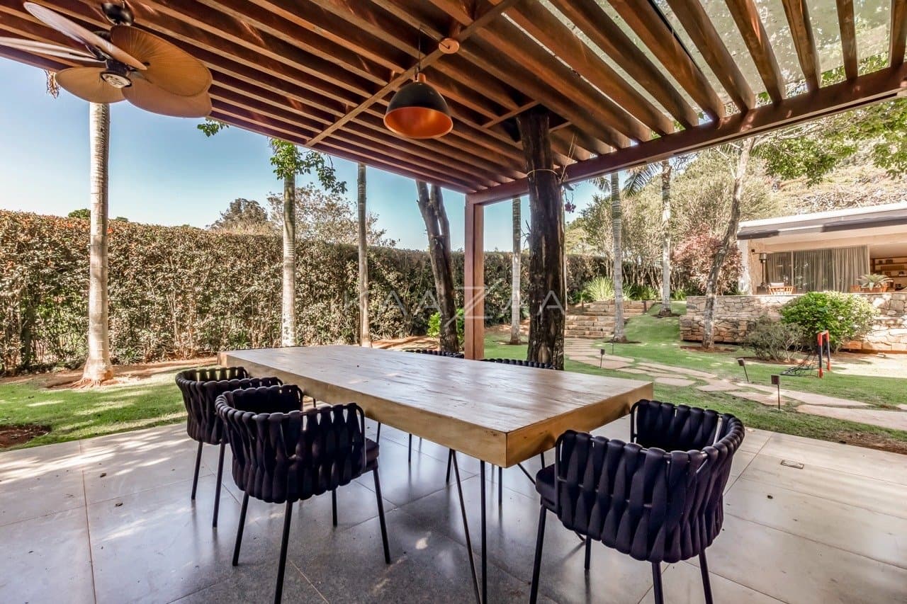 Casa térrea muito arejada, simplesmente impecável. Mobiliada com design, na Fazenda Boa Vista. - Foto 24